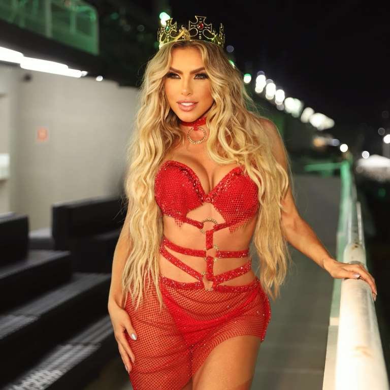 418931336_18414446770036380_5392928599854613739_n1 Camarote do King apresenta Erika Schneider como musa