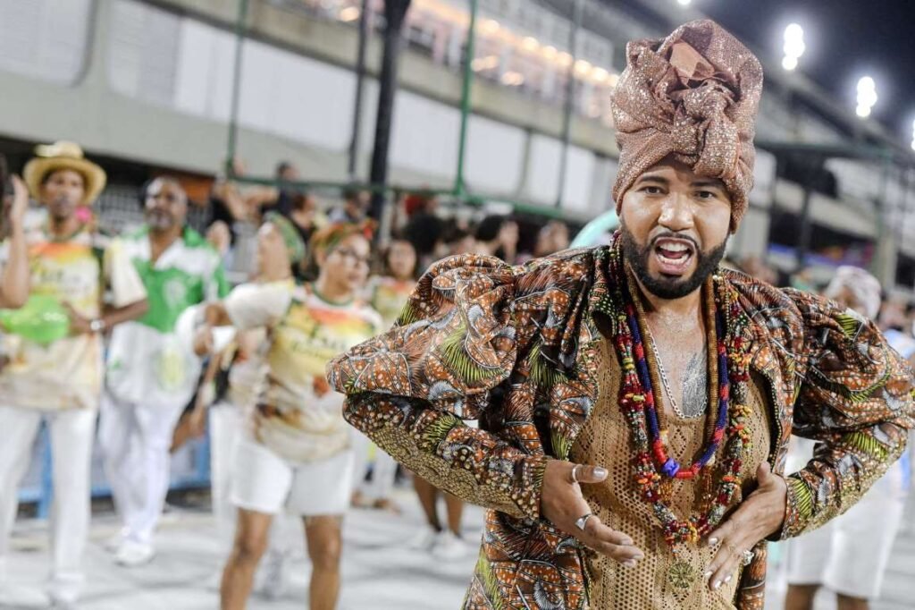 Daniel-Zarmano-Foto-Diego-Mendes-3-1024x6821-1 Daniel Zarmano cria roupa para ensaio técnico na Sapucaí