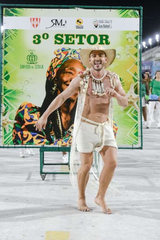 Renny-Delmondes-Foto-Diego-Mendes-71 Renny Delmondes é pescador em ensaio técnico na Sapucaí