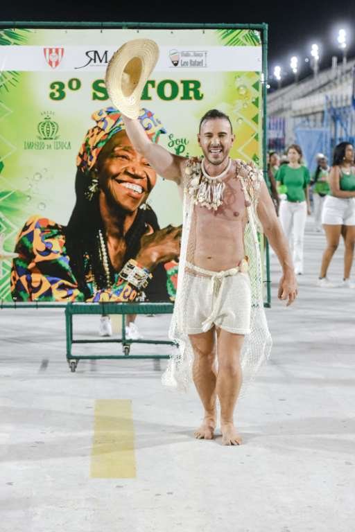 Renny-Delmondes-Foto-Diego-Mendes-91 Renny Delmondes é pescador em ensaio técnico na Sapucaí