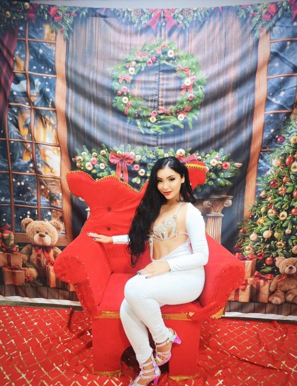 Amanda-Fernandes-Uniao-da-Ilha-Divulgacao-Gardel-Assessoria-3 Musa da União da Ilha, Amanda Fernandes confraterniza com a escola em noite especial