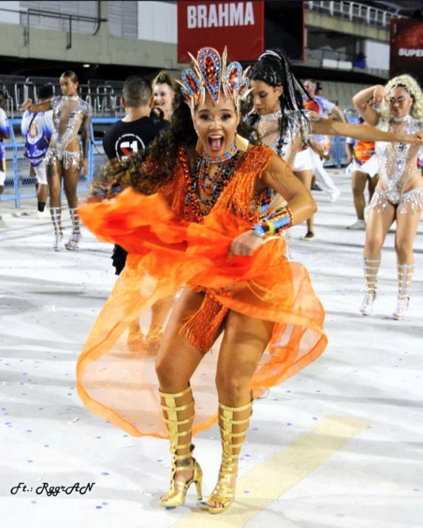 Ale-Jansen-Foto-S1-Fotografia-Divulgacao-Gardel-Assessoria-6 Ale Jansen estreia como Madrinha da Em Cima da Hora na Marquês de Sapucaí