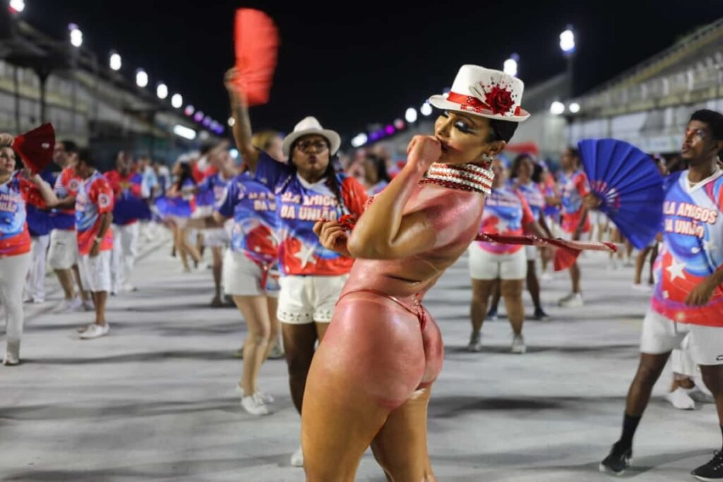 Amanda-Fernandes-Foto-Reis-e-Rainha-Divulgacao-Gardel-Assessoria-5-1024x683 Amanda Fernandes encarna Maria Navalha para ensaio técnico da União da Ilha