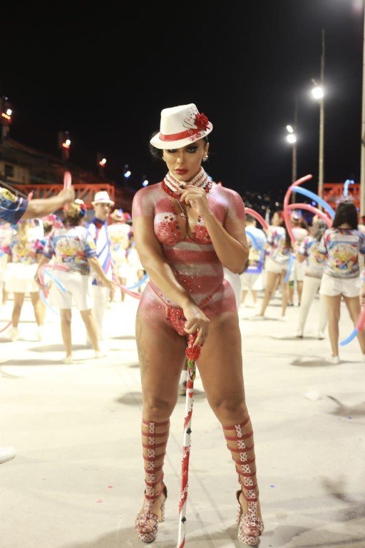 Amanda-Fernandes-Foto-Reis-e-Rainha-Divulgacao-Gardel-Assessoria-7 Amanda Fernandes encarna Maria Navalha para ensaio técnico da União da Ilha