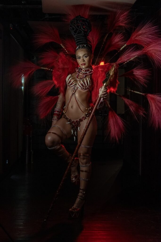 FOTO-6-683x1024 Rainha de Bateria da Unidos de Padre Miguel lança projeto "Sambando com a Rainha"