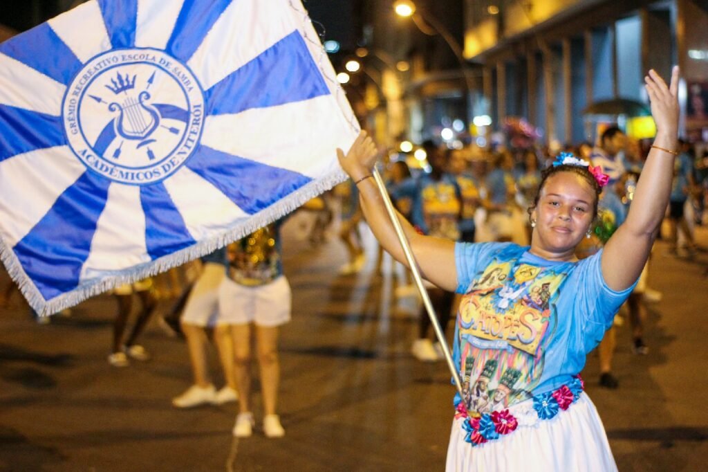 Niteroi-na-Amaral-2-1024x682 Acadêmicos de Niterói inicia ensaios na Amaral Peixoto neste domingo, 26