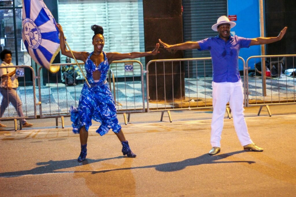 Niteroi-na-Amaral-3-1024x682 Acadêmicos de Niterói inicia ensaios na Amaral Peixoto neste domingo, 26