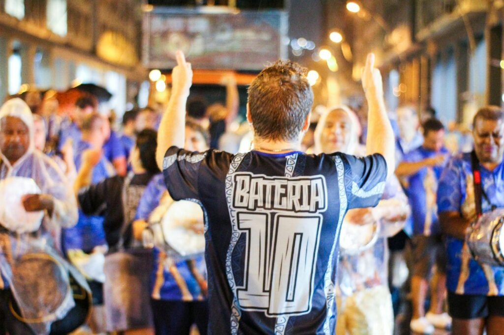 Niteroi-na-Amaral-4-1024x682 Acadêmicos de Niterói inicia ensaios na Amaral Peixoto neste domingo, 26