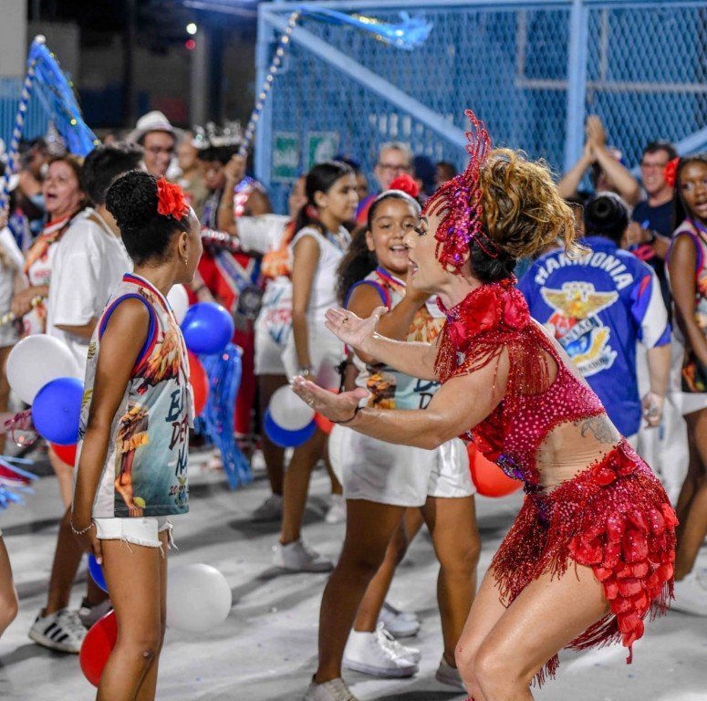 Tatiana-Uniao-da-Ilha-foto-Allan-Duffes-2 Tatiana Breia ensaia em dose dupla pela Unidos da Tijuca e União da Ilha na Marquês de Sapucaí