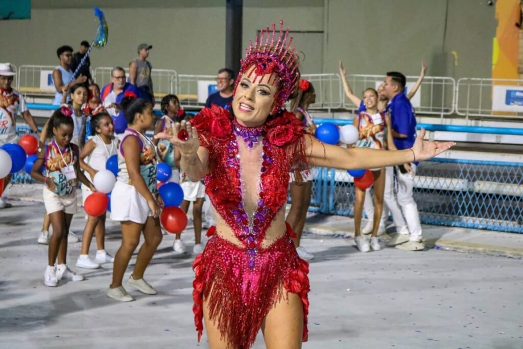 Tatiana-Uniao-da-Ilha-foto-Allan-Duffes-5-1024x683 Tatiana Breia ensaia em dose dupla pela Unidos da Tijuca e União da Ilha na Marquês de Sapucaí