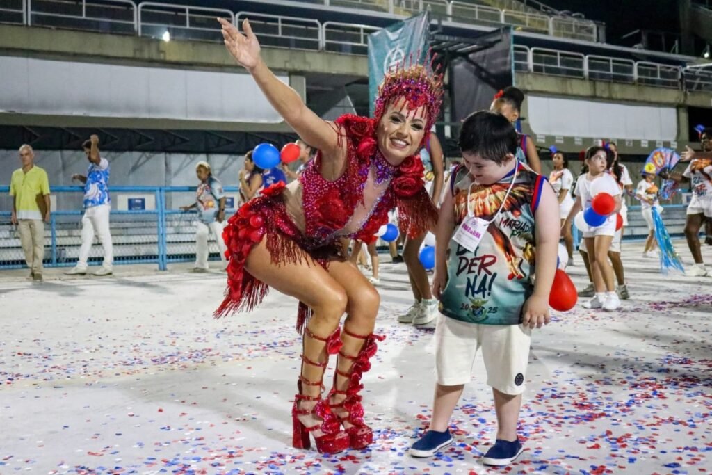 Tatiana-Uniao-da-Ilha-foto-Allan-Duffes-7-1024x683 Tatiana Breia ensaia em dose dupla pela Unidos da Tijuca e União da Ilha na Marquês de Sapucaí