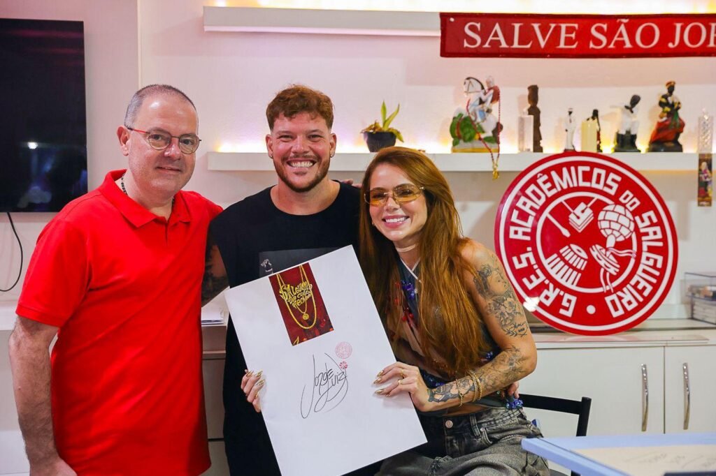 WhatsApp-Image-2025-01-17-at-23.22.36-1-1024x682 Thaís Vasconcellos e Ferrugem vibram com estreia no Salgueiro: ‘Sonho de menina realizado'