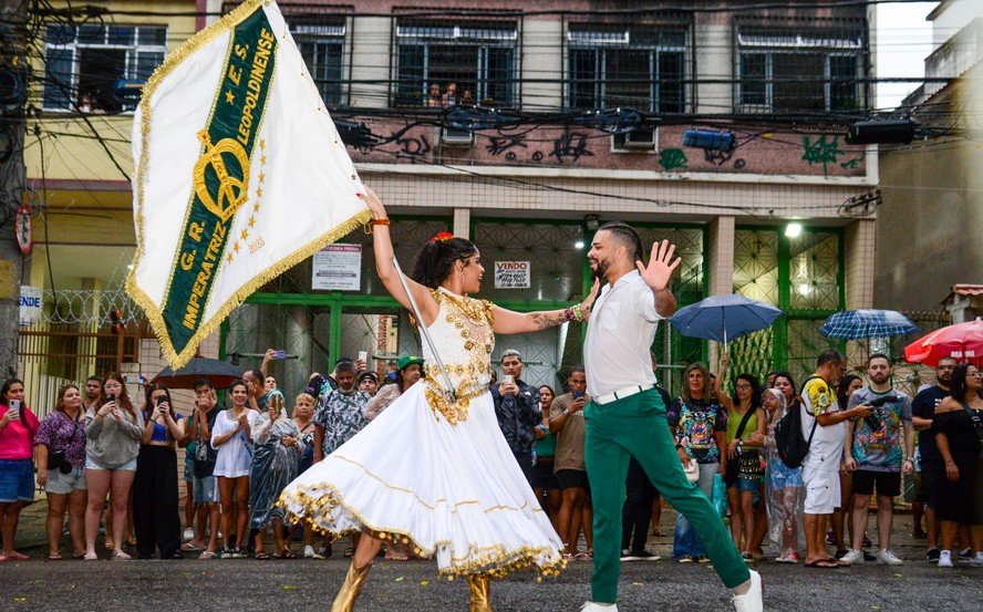 foto1 🎭 O Coração do Carnaval Carioca Bate Aqui! 🎶