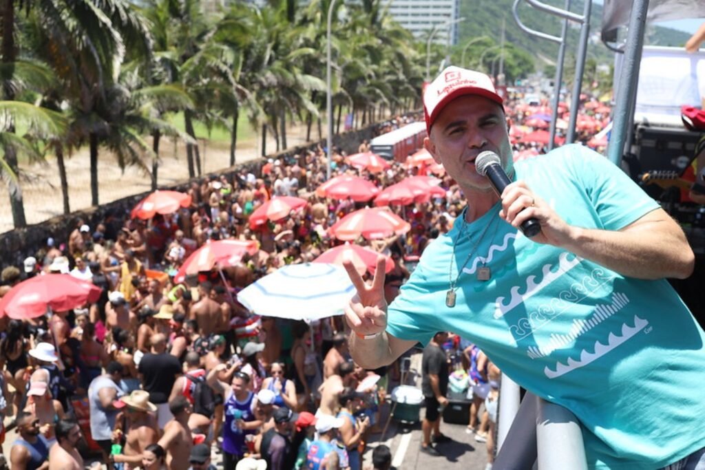 Bloco-Vira-Lata-Foto-Alexandre-Macieira-Riotur-2-1024x683 Com Chora Me Liga e outros 44 cortejos, fim de semana pré-carnaval leva cerca de 300 mil foliões às ruas da cidade