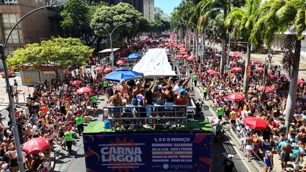 Chora-Me-Liga-Foto-Alex-Ferro-Rioturc-1-1024x576 Com Chora Me Liga e outros 44 cortejos, fim de semana pré-carnaval leva cerca de 300 mil foliões às ruas da cidade