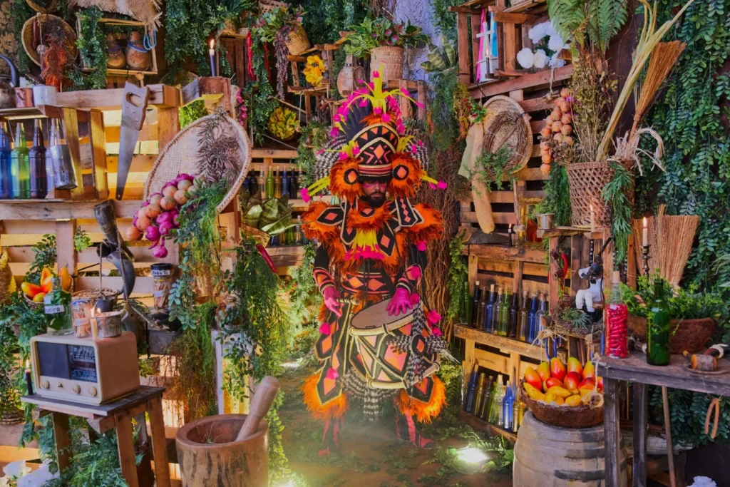 16c-1024x683 Mangueira divulga protótipos das fantasias de suas alas comerciais para o Carnaval 2026