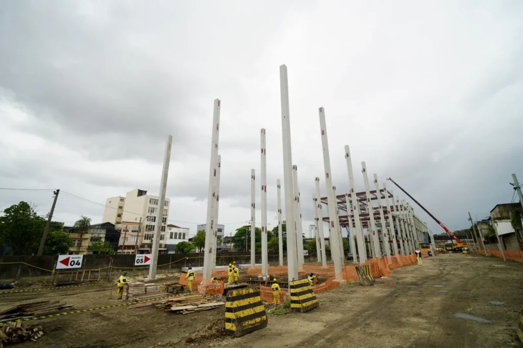 FAU_3578-1024x683 Presidentes da Série Ouro visitam obras da Fábrica do Samba ao lado do prefeito Eduardo Paes