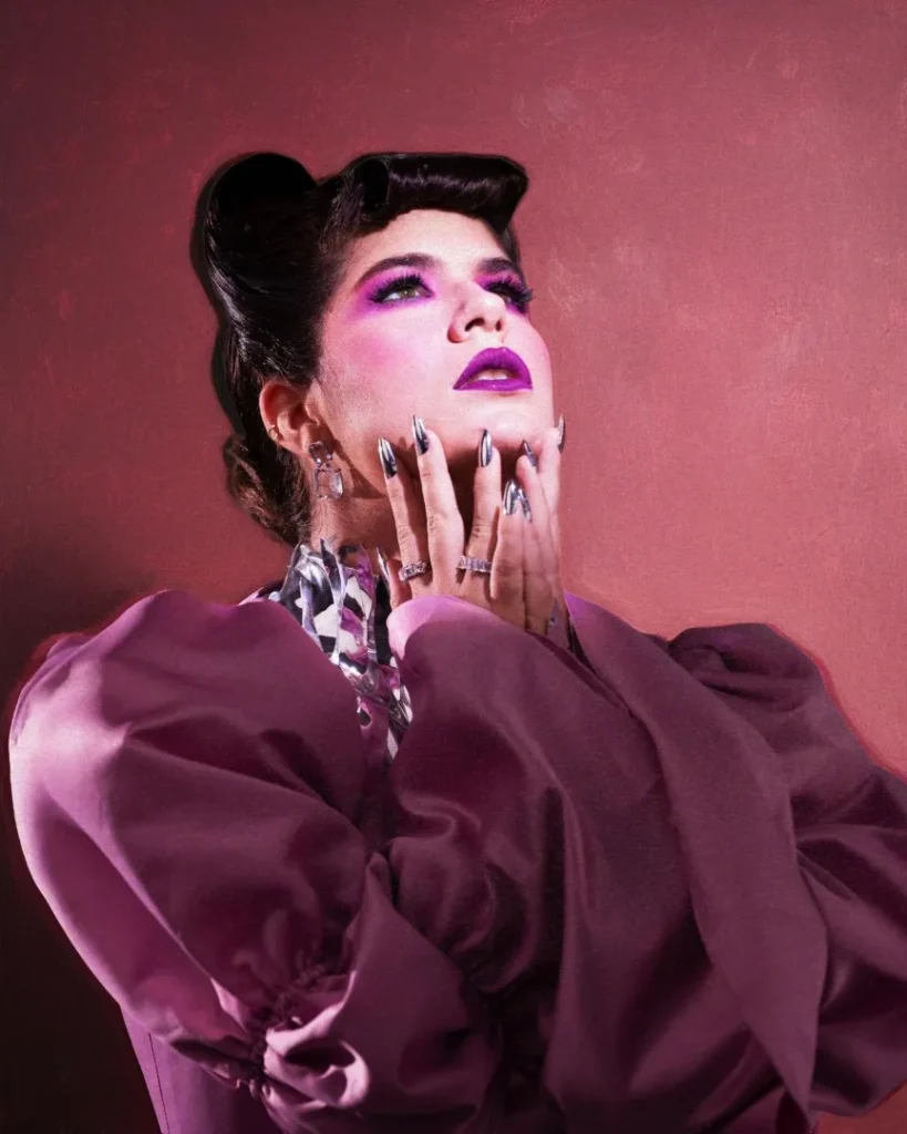 WhatsApp-Image-2025-10-18-at-21.08.00-819x1024 Taynã Ginepri aposta em figurino futurista para Sephora