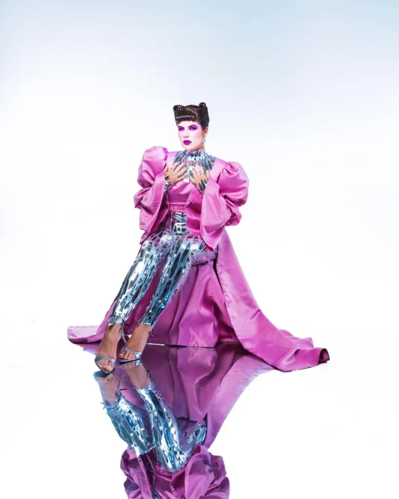 WhatsApp-Image-2025-10-18-at-21.08.03-819x1024 Taynã Ginepri aposta em figurino futurista para Sephora