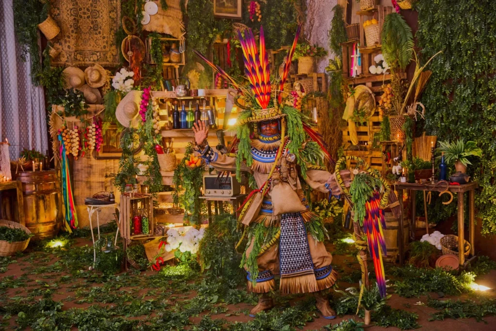 WhatsApp-Image-2025-10-22-at-01.22.52-1-1024x683 Mangueira divulga protótipos das fantasias de suas alas comerciais para o Carnaval 2026