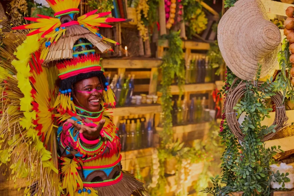 WhatsApp-Image-2025-10-22-at-01.22.55-1024x683 Mangueira divulga protótipos das fantasias de suas alas comerciais para o Carnaval 2026