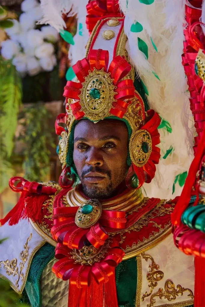 WhatsApp-Image-2025-10-22-at-01.22.59-2-683x1024 Mangueira divulga protótipos das fantasias de suas alas comerciais para o Carnaval 2026