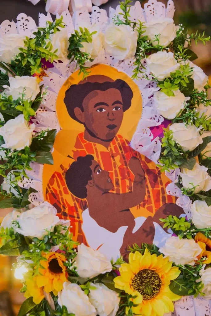 WhatsApp-Image-2025-10-22-at-01.23.02-4-684x1024 Mangueira divulga protótipos das fantasias de suas alas comerciais para o Carnaval 2026