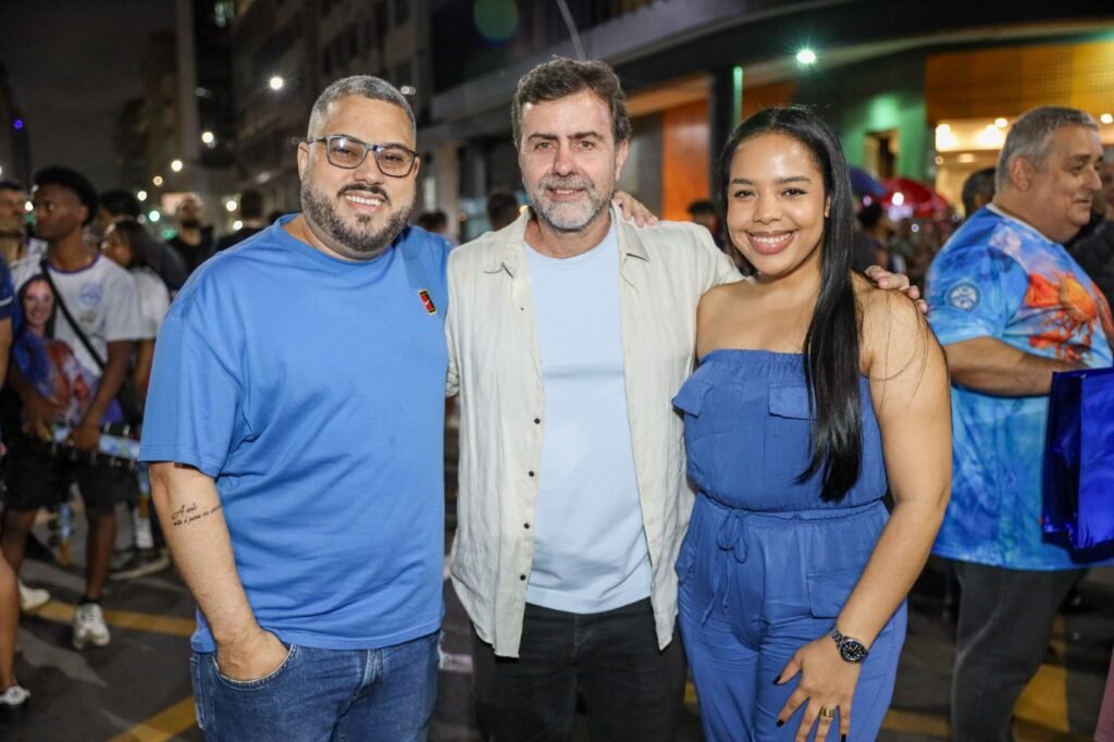 Academicos-de-Niteroi-121-1024x682 Acadêmicos de Niterói pisa forte na Amaral Peixoto e recebe presenças ilustres de Marcelo Freixo, Talíria Petrone, Verônica Lima e André Bento