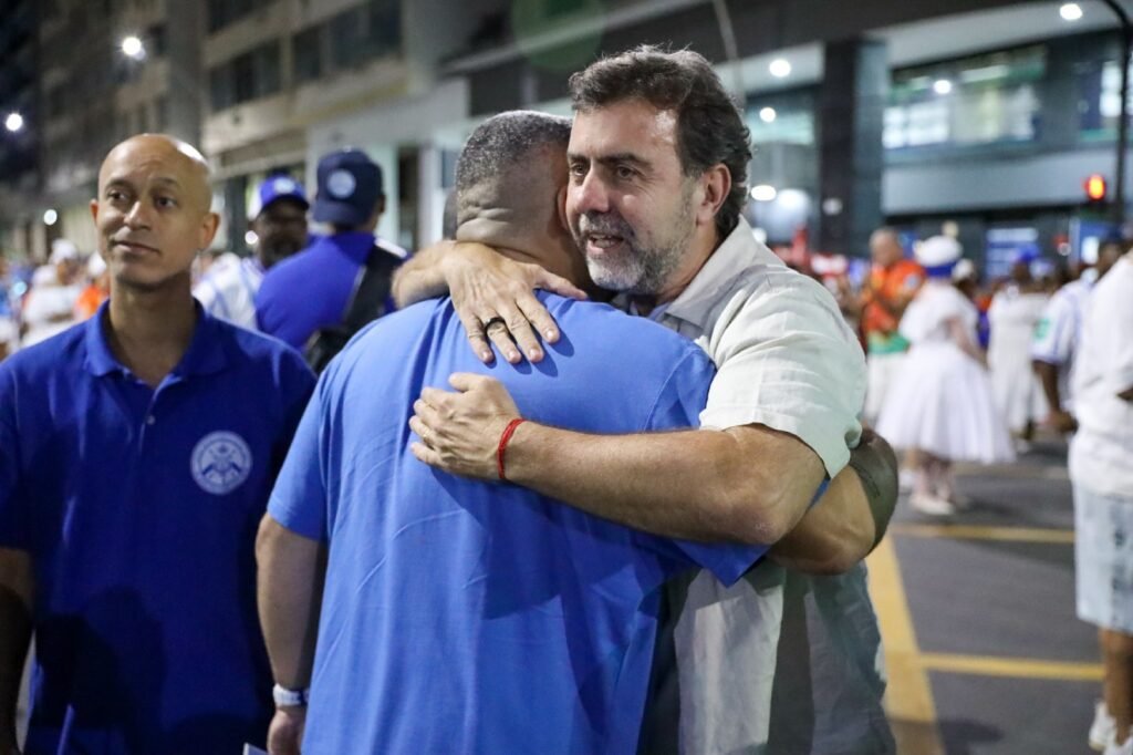 Academicos-de-Niteroi-129-1024x682 Acadêmicos de Niterói pisa forte na Amaral Peixoto e recebe presenças ilustres de Marcelo Freixo, Talíria Petrone, Verônica Lima e André Bento