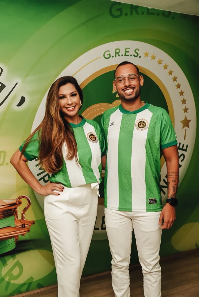 WhatsApp-Image-2026-03-24-at-22.00.29-685x1024 Imperatriz Leopoldinense apresenta novos casais de Mestre-Sala e Porta-Bandeira para o Carnaval 2027